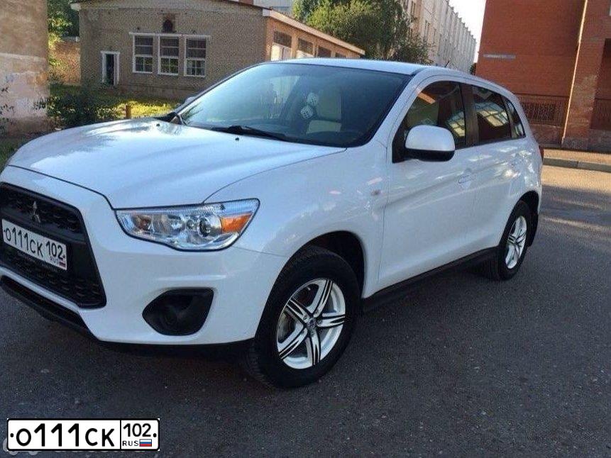 Фото автомобиля MITSUBISHI ASX, 2013 — госномер О111СК102. Цвет: БЕЛЫЙ