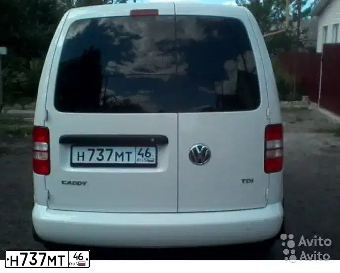 Фото автомобиля VOLKSWAGEN CADDY, 2012 — госномер А013РМ156. Цвет: Белый