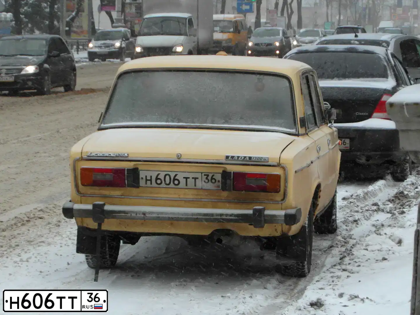 Фото автомобиля LADA 2106, 1987 — госномер Н606ТТ36. Цвет: ЖЕЛТЫЙ