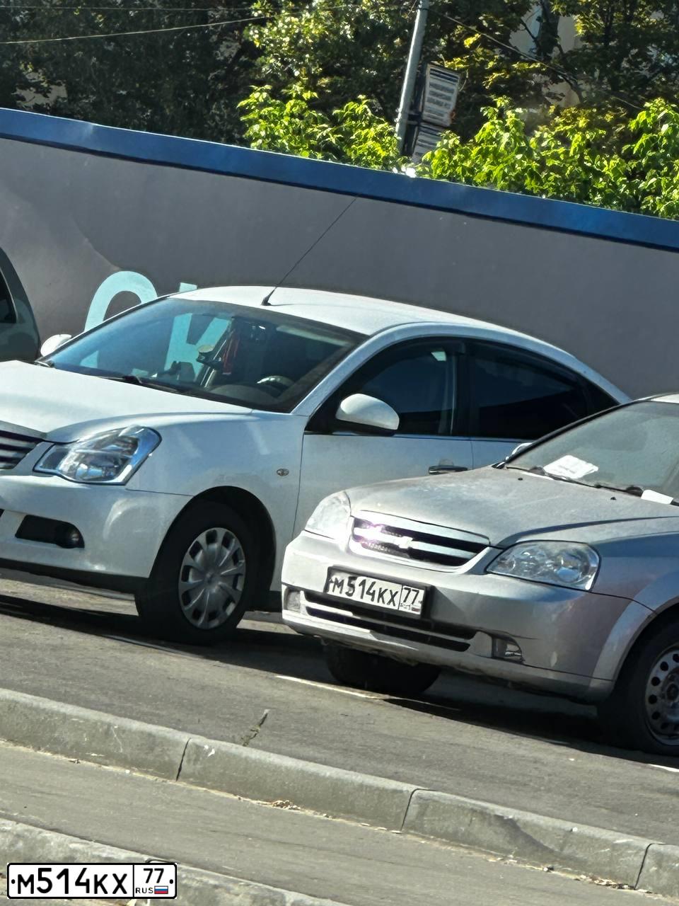 Фото автомобиля HYUNDAI ACCENT, 1994 — госномер М514КХ77. Цвет: ФИОЛЕТОВЫЙ