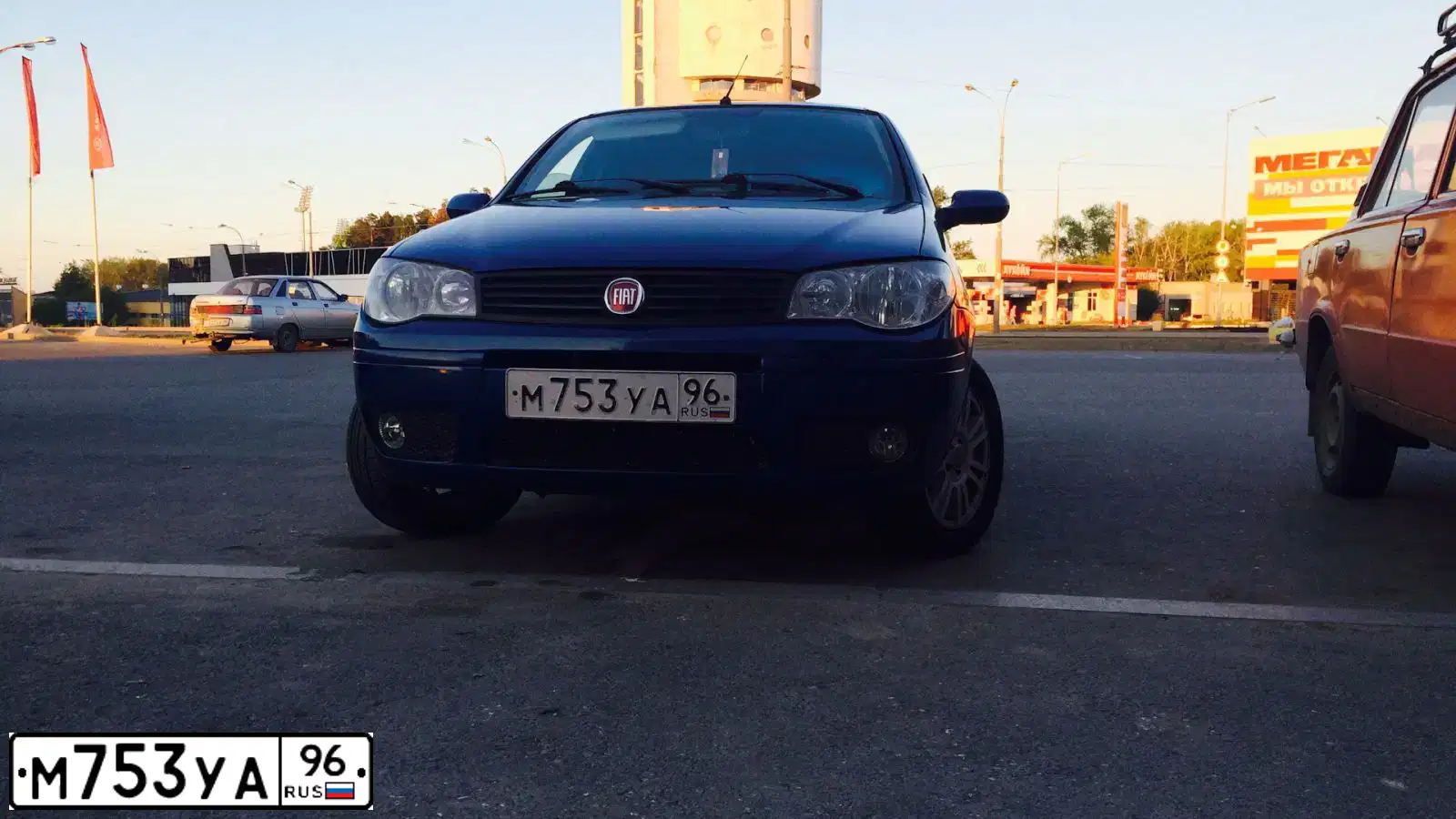 Фото автомобиля FIAT ALBEA, 2008 — госномер М753УА96. Цвет: СИНИЙ