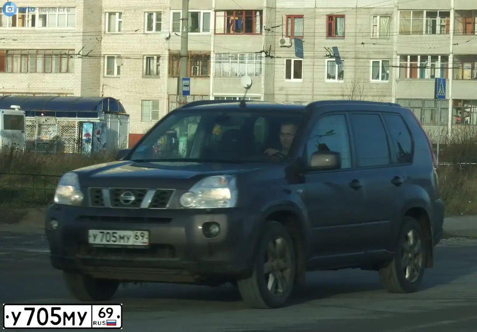 Фото автомобиля NISSAN X-TRAIL, 2008 — госномер У705МУ69. Цвет: СЕРО-СИРЕНЕВЫЙ