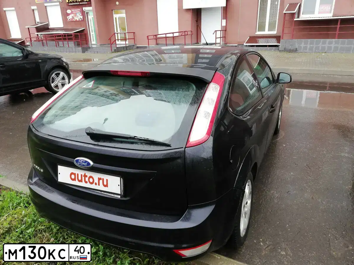 Фото автомобиля FORD D FOCUS, 2010 — госномер М130КС40. Цвет: ЧЕРНЫЙ