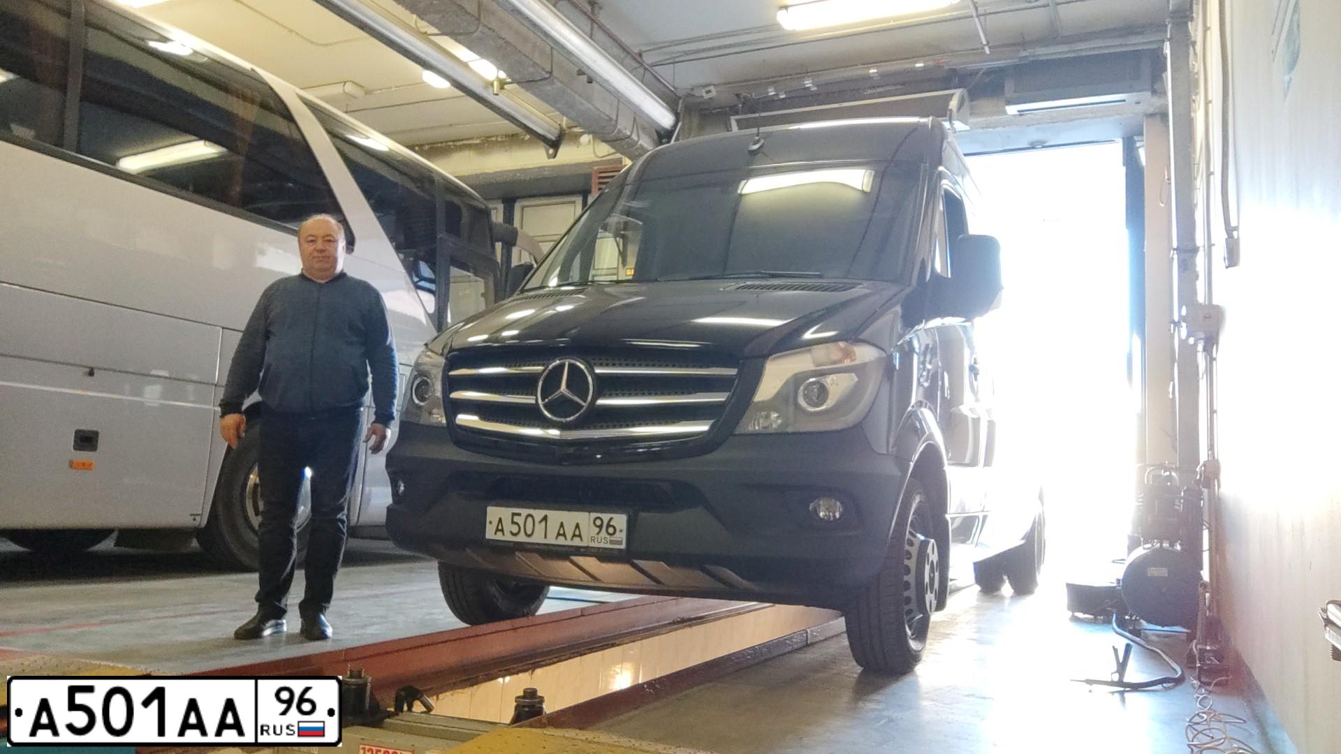 Фото автомобиля MERCEDES SPRINTER, 2018 — госномер А501АА96. Цвет: ЧЕРНЫЙ