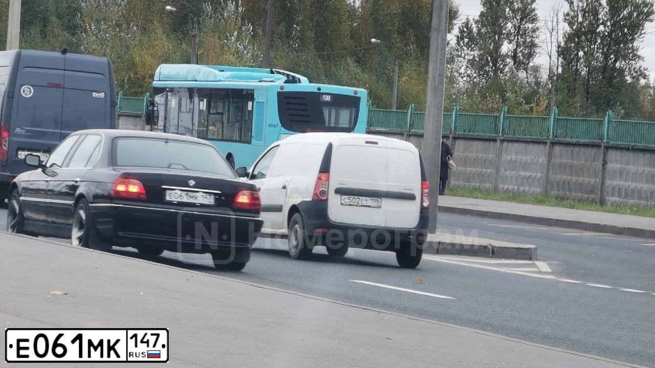 Фото автомобиля BMW SERIE 7, 1997 — госномер О836ОО77. Цвет: ЧЕРНЫЙ