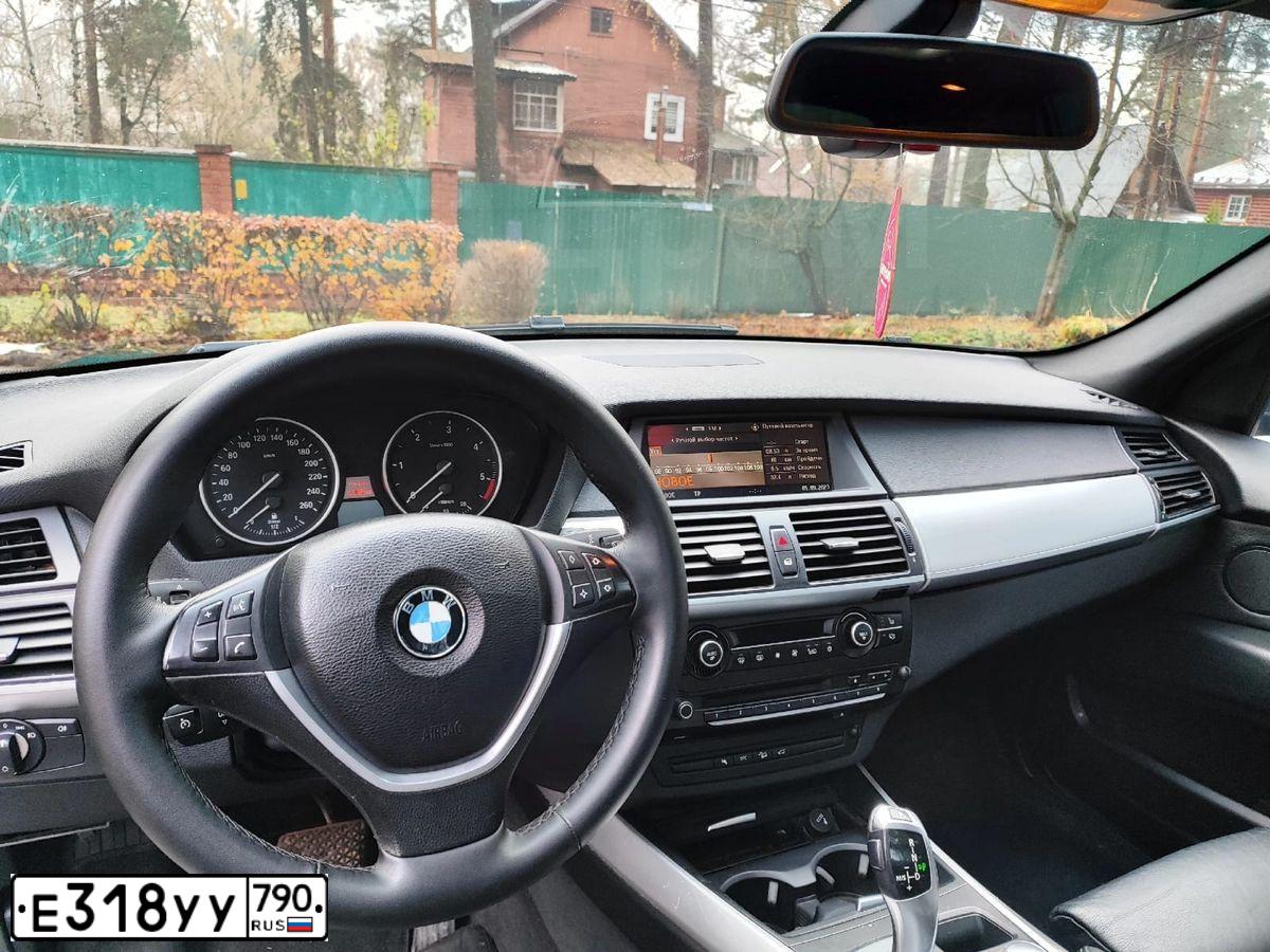 Фото автомобиля BMW X5, 2007 — госномер К007МО54. Цвет: ЧЕРНЫЙ