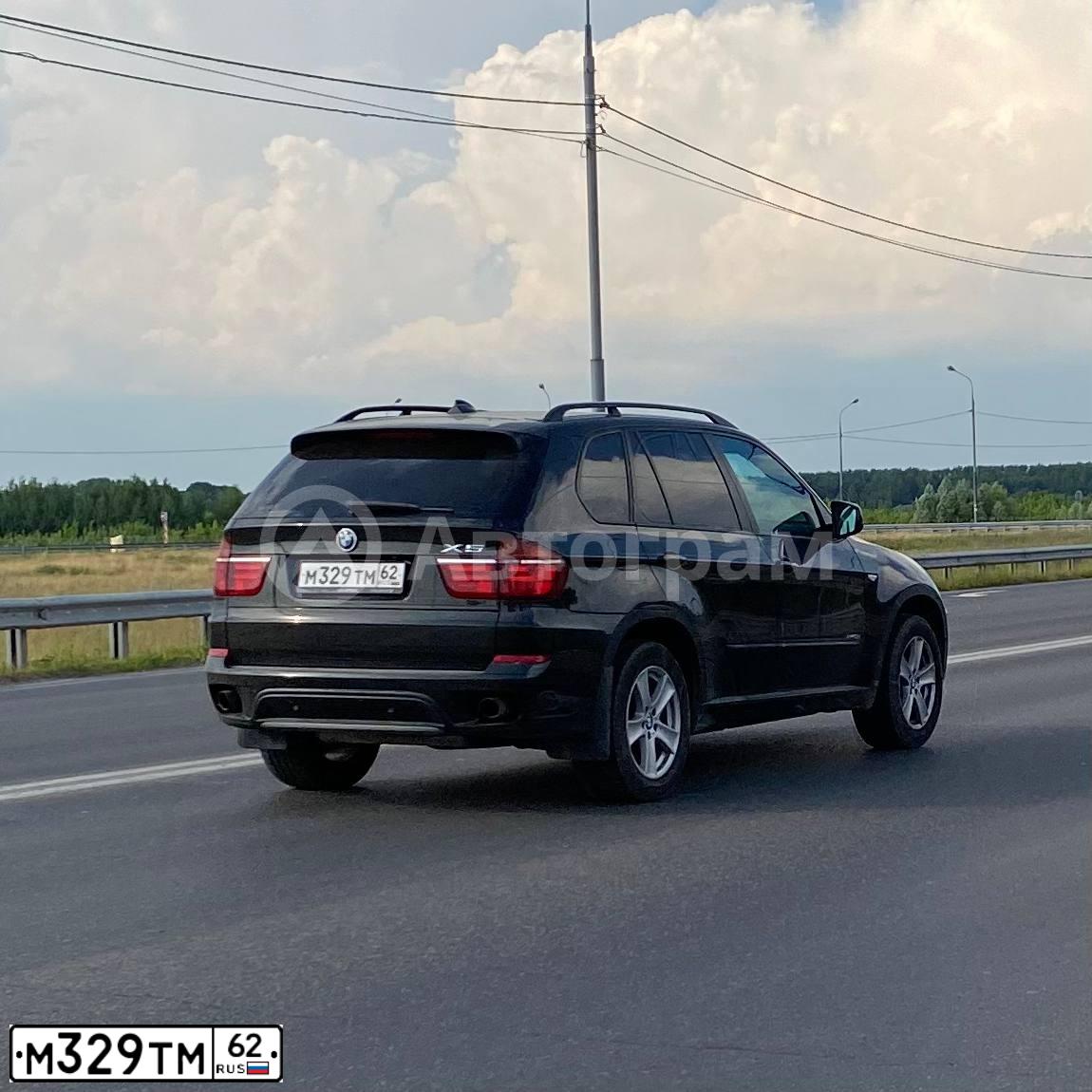 Фото автомобиля BMW X5, 2013 — госномер У561МХ198. Цвет: ЧЕРНЫЙ