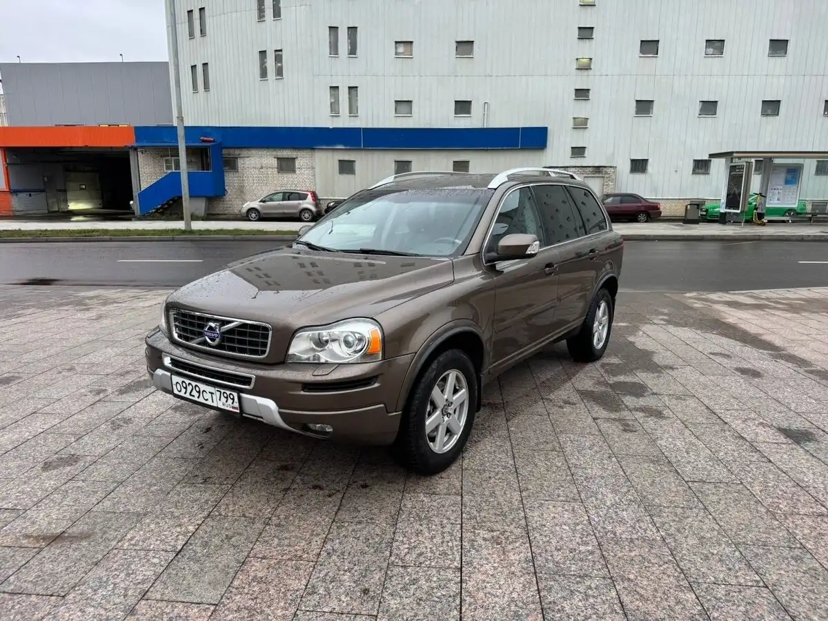 Фото автомобиля VOLVO XC90, 2012 — госномер О929СТ799. Цвет: бронзовый