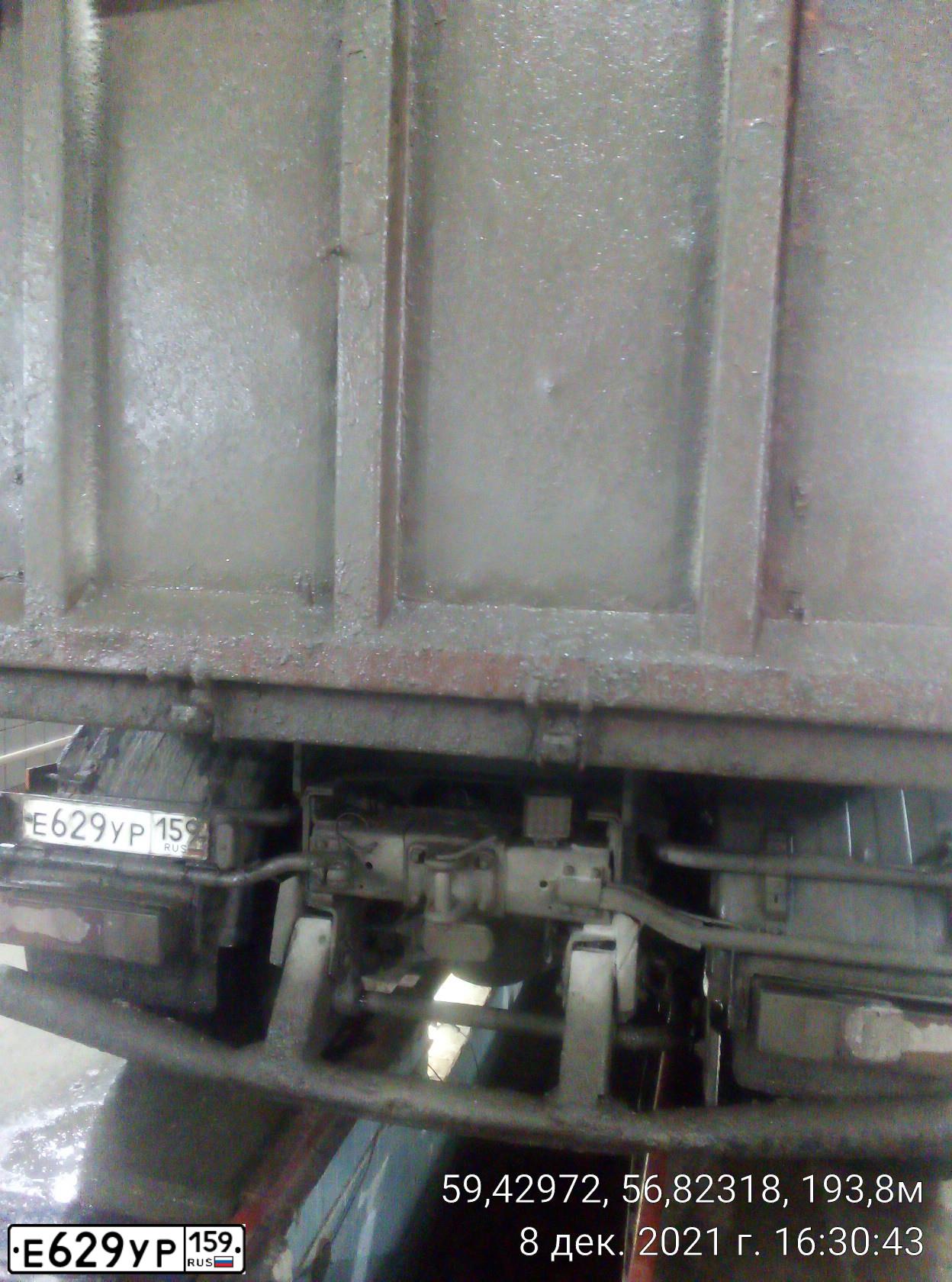 Фото автомобиля KAMAZ 6520 /6X4/, 2014 — госномер Е629УР159. Цвет: ОРАНЖЕВЫЙ
