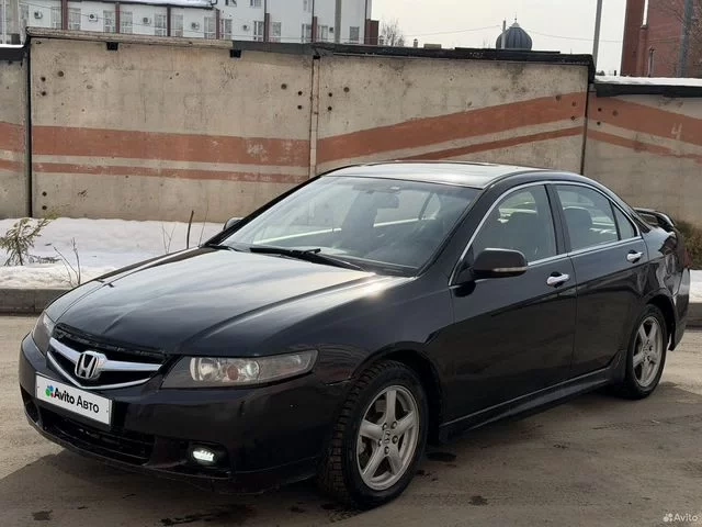 Фото автомобиля HONDA ACCORD, 2006 — госномер У873РО152. Цвет: ТЕМНО-КОРИЧНЕВЫЙ
