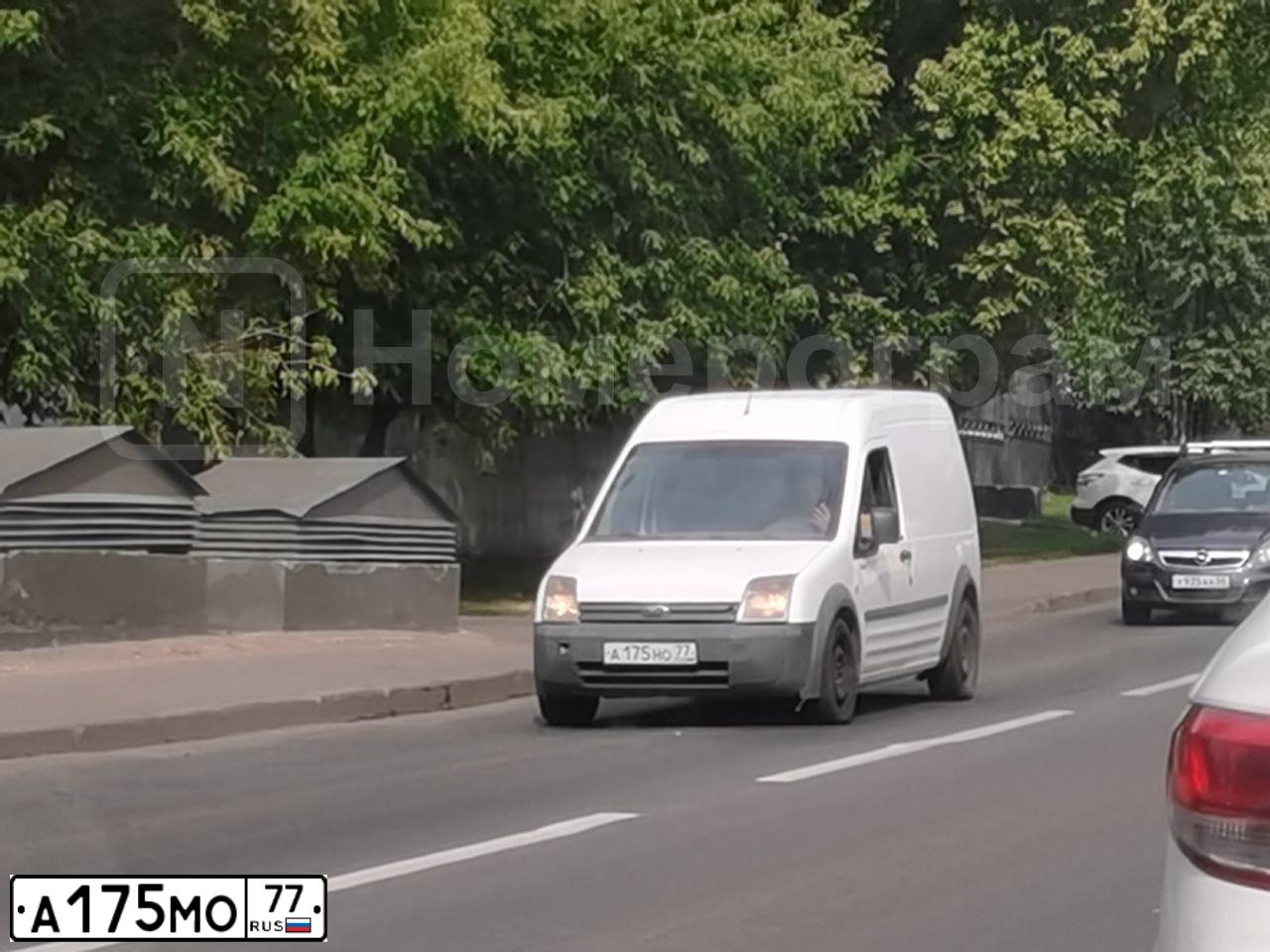 Фото автомобиля HYUNDAI ELANTRA, 2006 — госномер А175МО77. Цвет: Серебристый