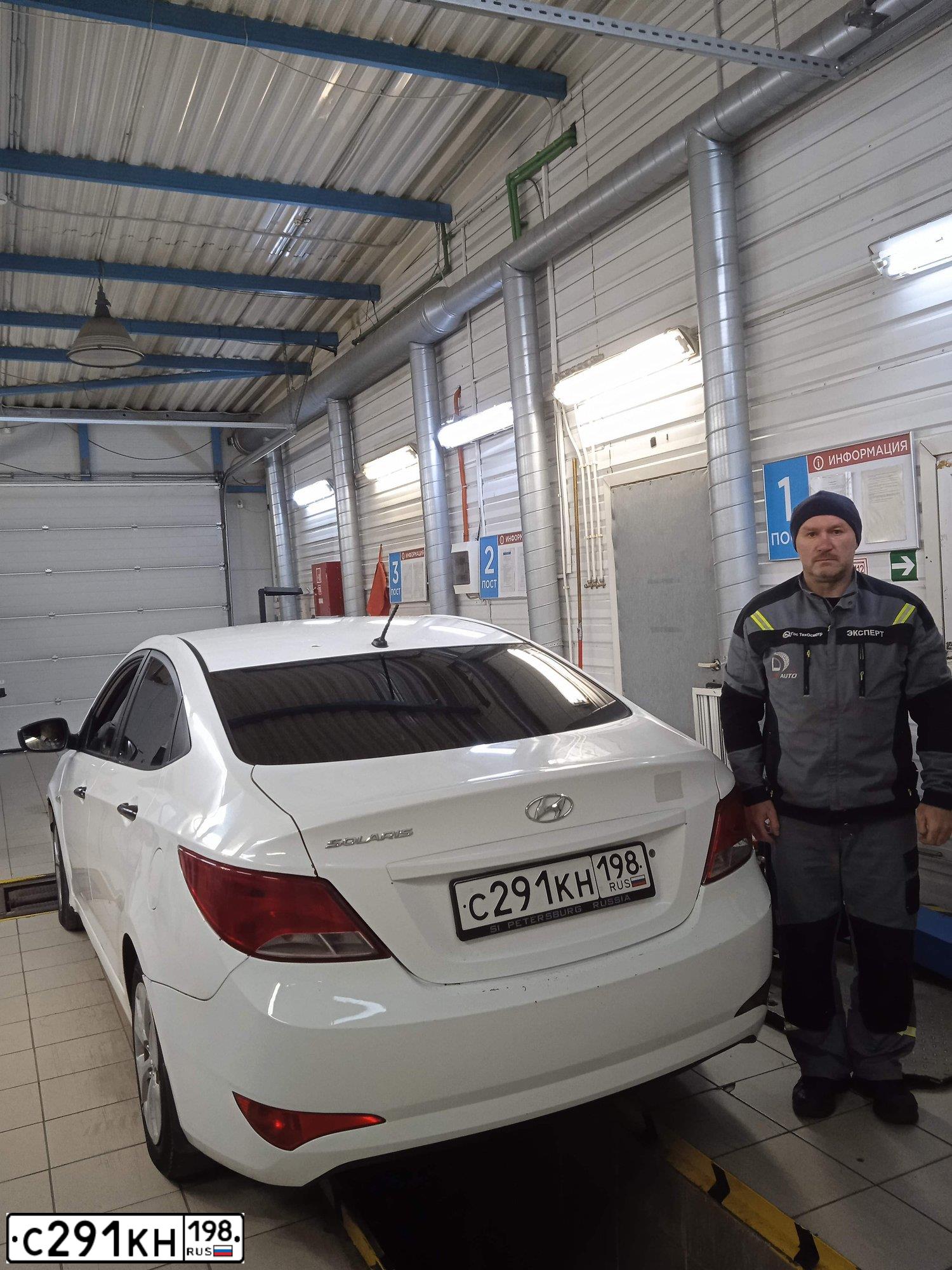 Фото автомобиля HYUNDAI SOLARIS, 2016 — госномер У024СЕ43. Цвет: Белый