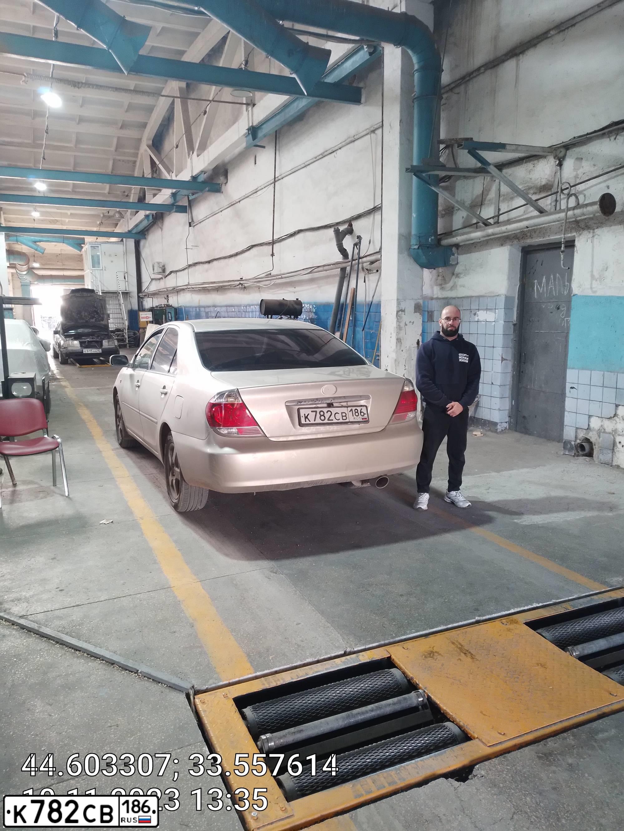 Фото автомобиля TOYOTA CAMRY, 2005 — госномер К782СВ186. Цвет: БЕЖЕВЫЙ