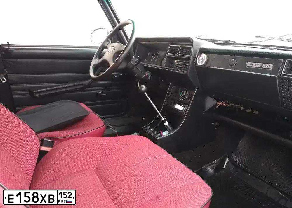 Фото автомобиля NISSAN JUKE, 2011 — госномер Е158ХВ152. Цвет: ТЕМНО-КОРИЧНЕВЫЙ