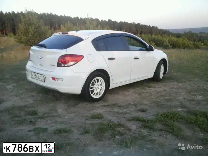 Фото автомобиля CHEVROLET CRUZE, 2013 — госномер Р370ТК716. Цвет: Белый