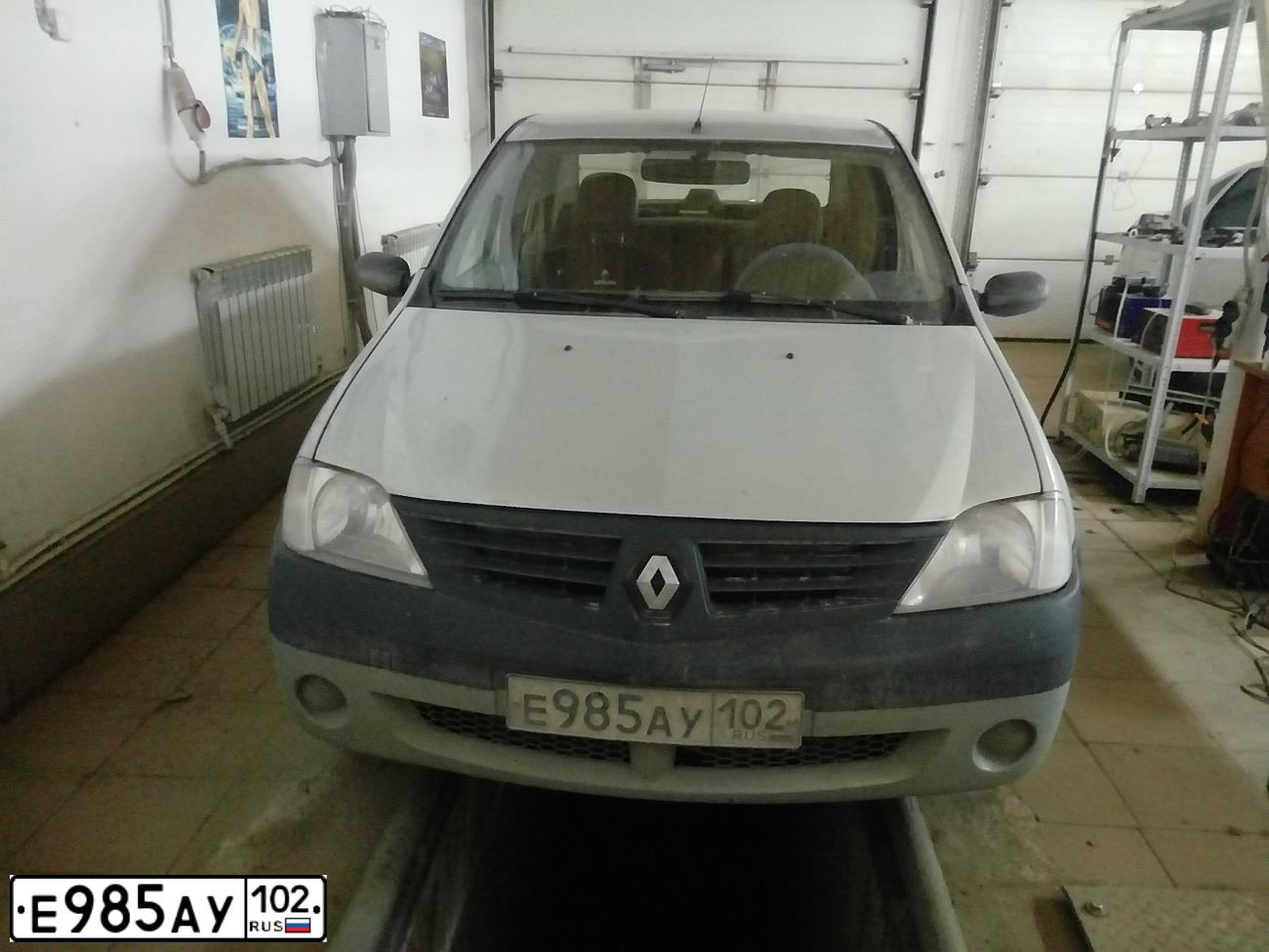 Фото автомобиля RENAULT LOGAN, 2007 — госномер Е985АУ102. Цвет: СВЕТЛО-ЗЕЛЕНЫЙ