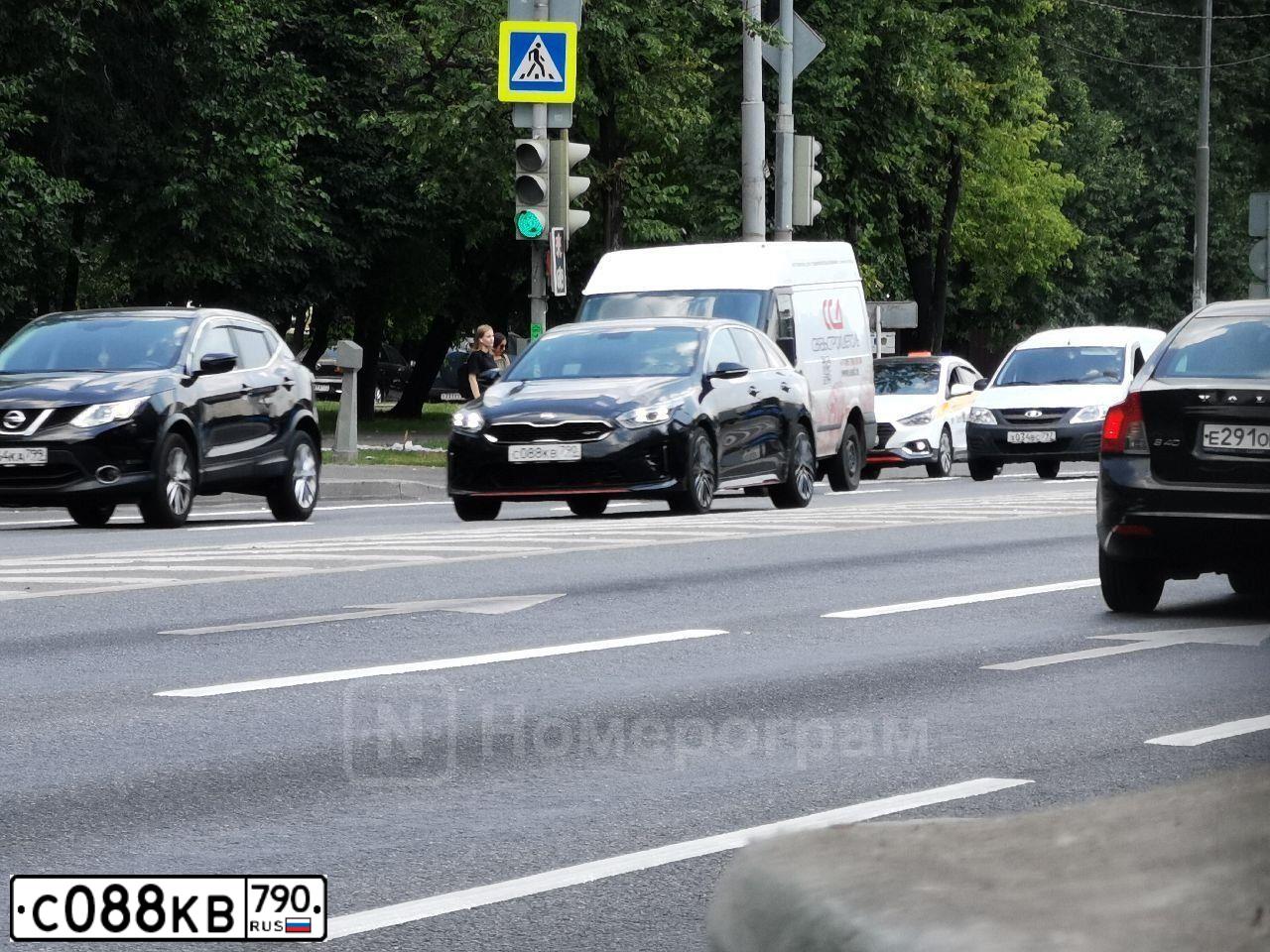 Фото автомобиля KIA CEE'D, 2019 — госномер С088КВ790. Цвет: ЧЕРНЫЙ ПЕРЛАМУТР