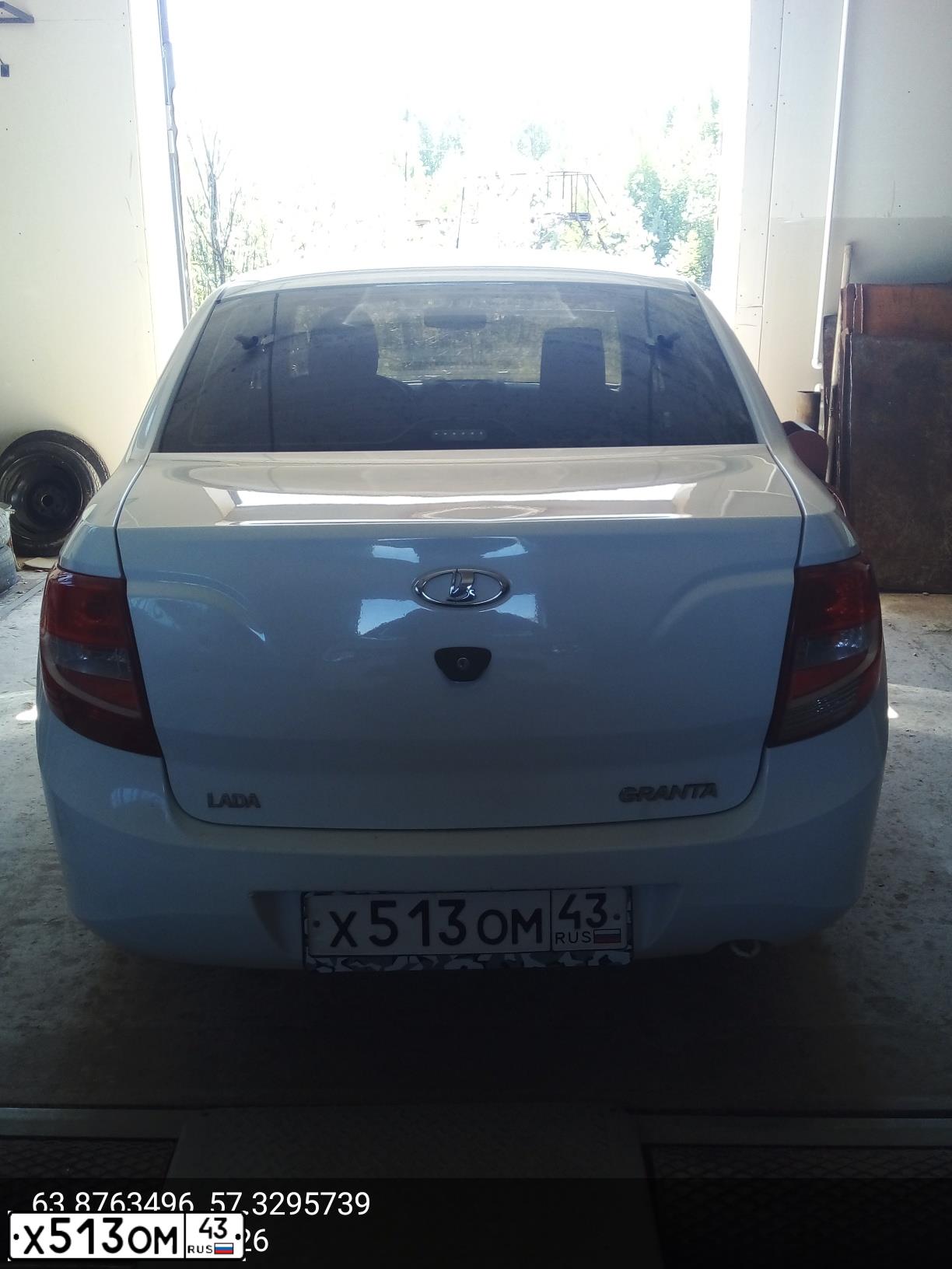 Фото автомобиля LADA 2190 GRANTA, 2013 — госномер Р884РМ11. Цвет: Белый