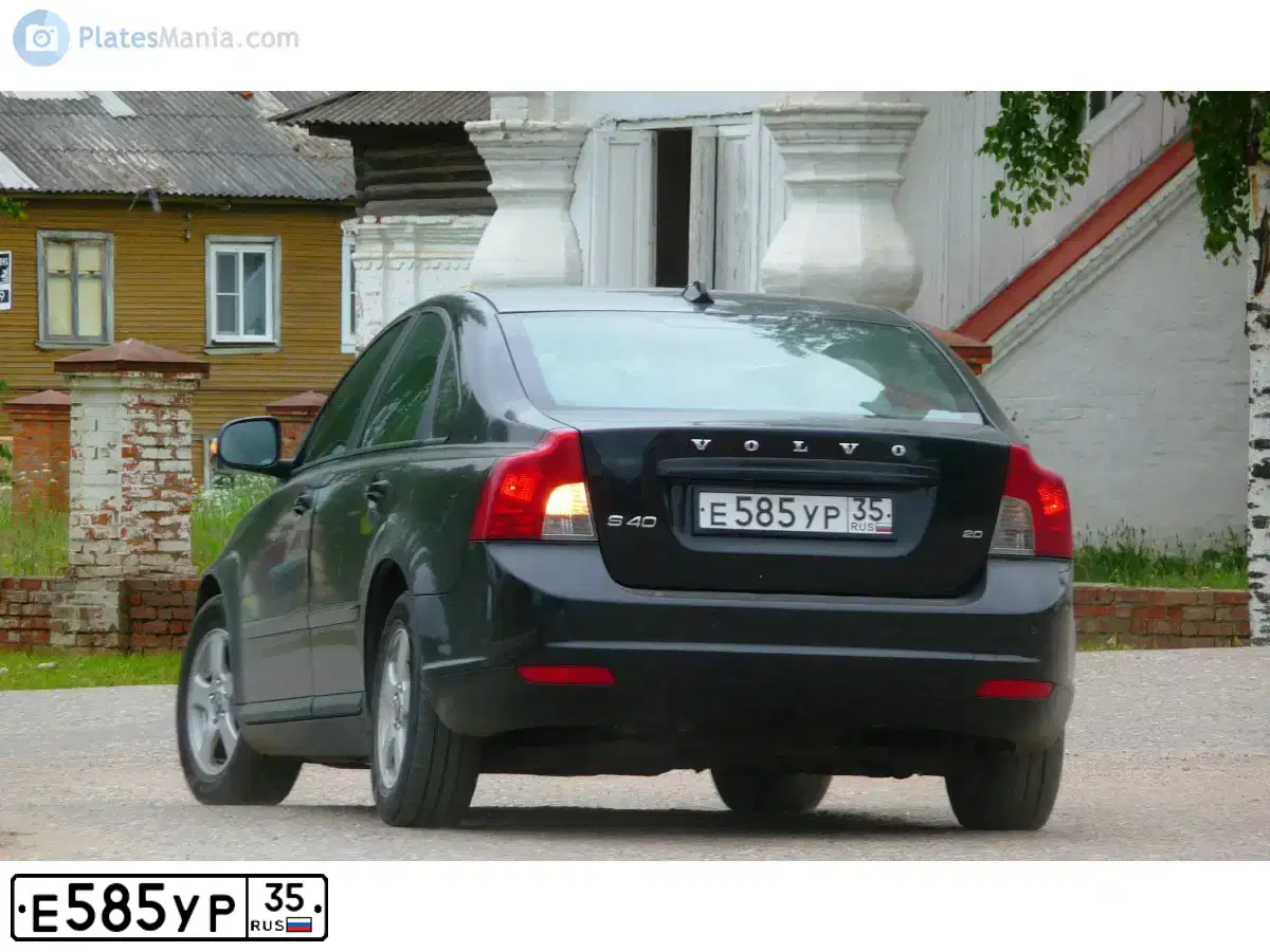 Фото автомобиля VOLVO S40, 2010 — госномер К203ХА35. Цвет: ЧЕРНЫЙ