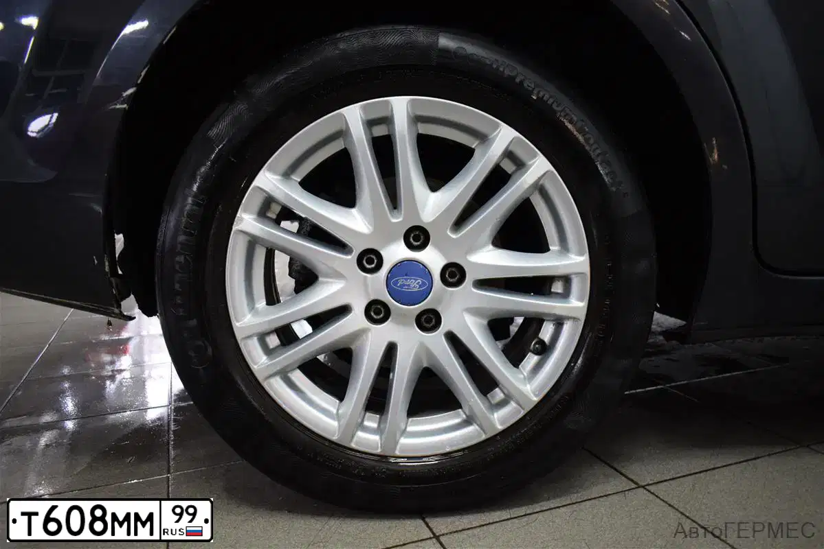 Фото автомобиля FORD FOCUS, 2008 — госномер У790СР799. Цвет: ТЕМНО-СЕРЫЙ