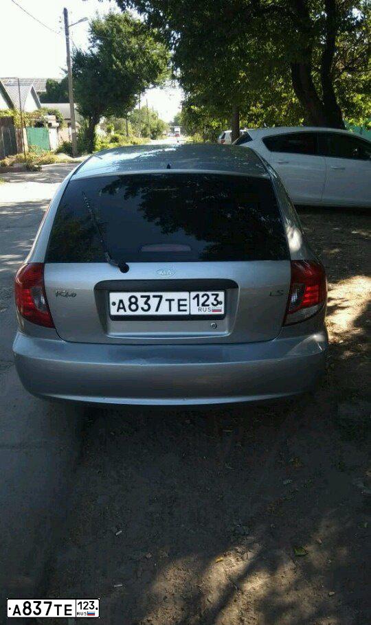 Фото автомобиля KIA RIO, 2003 — госномер А837ТЕ123. Цвет: СЕРЕБРИСТЫЙ