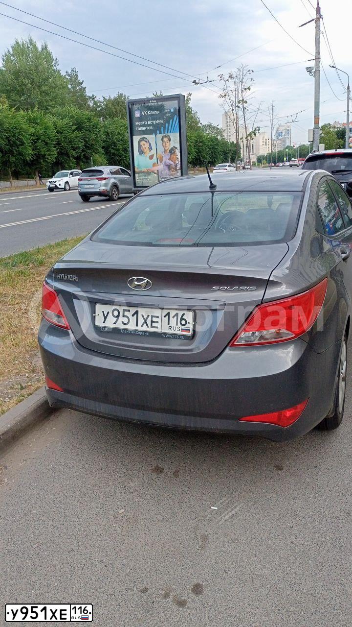 Фото автомобиля HYUNDAI SOLARIS, 2015 — госномер У951ХЕ116. Цвет: ТЕМНО-СЕРЫЙ