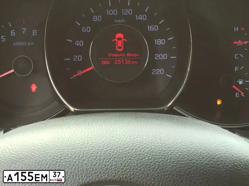 Фото автомобиля KIA RIO, 2014 — госномер А155ЕМ37. Цвет: ЧЕРНЫЙ