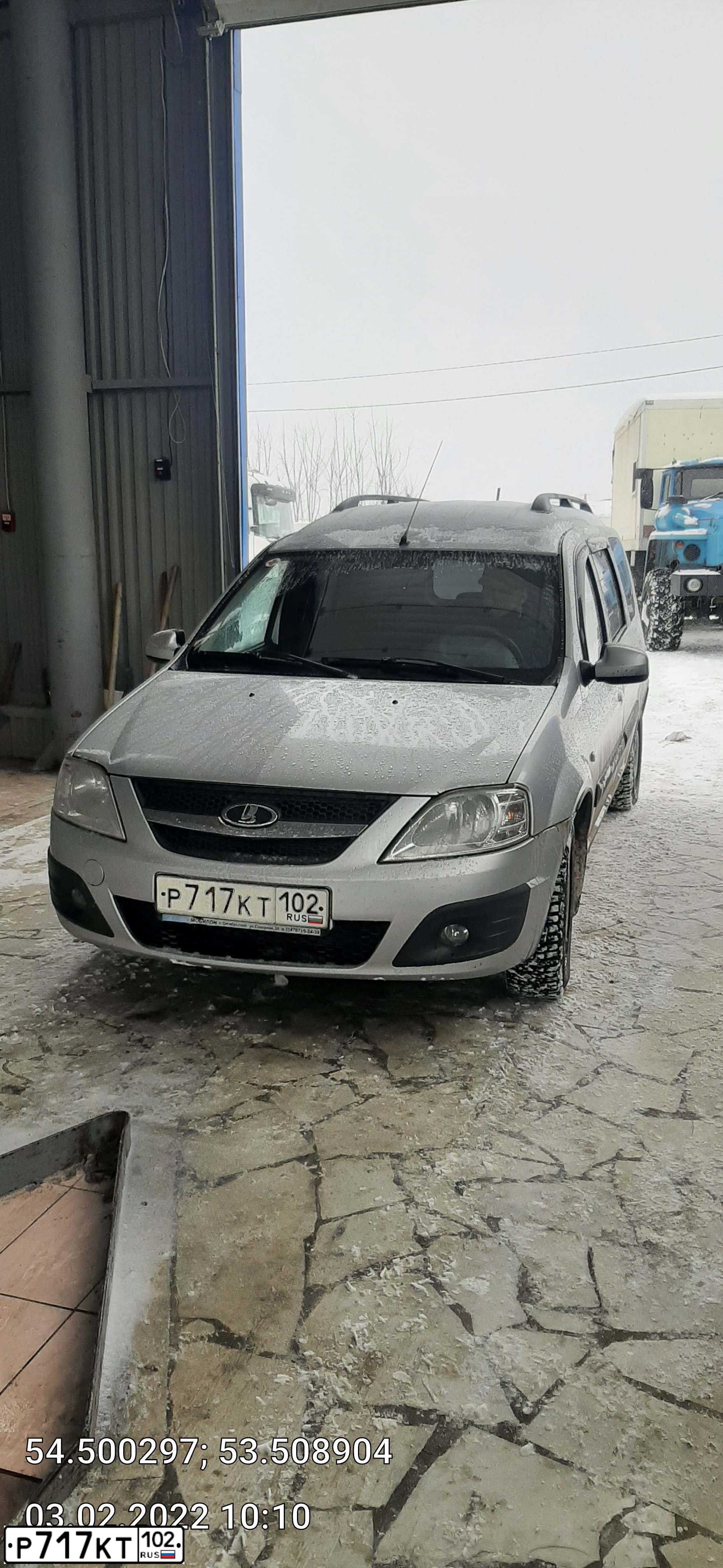 Фото автомобиля LADA LARGUS, 2013 — госномер Р717КТ102. Цвет: СЕРЕБРИСТЫЙ