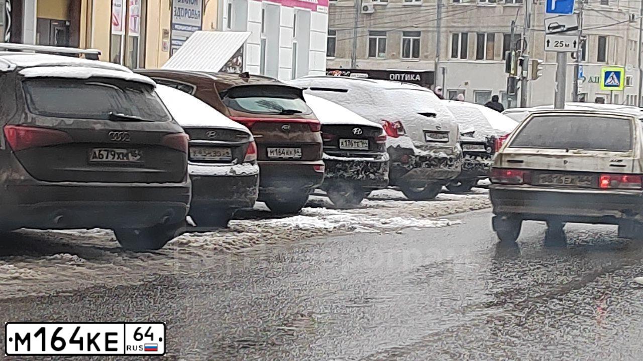 Фото автомобиля VOLKSWAGEN PASSAT, 1999 — госномер М164КЕ64. Цвет: СВЕТЛО-ЗЕЛЕНЫЙ