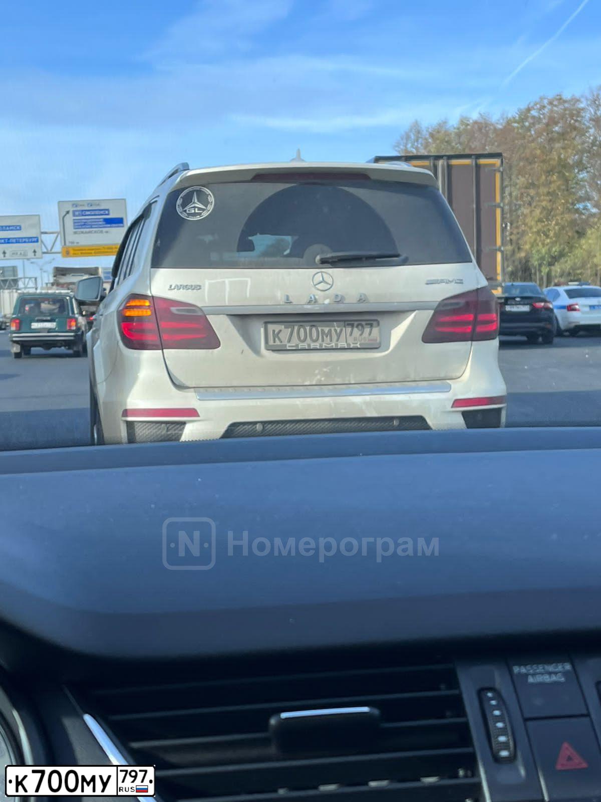Фото автомобиля MERCEDES GL-KLASSE, 2013 — госномер К700МУ797. Цвет: Белый