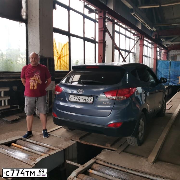 Фото автомобиля HYUNDAI IX35, 2012 — госномер С774ТМ69. Цвет: синий