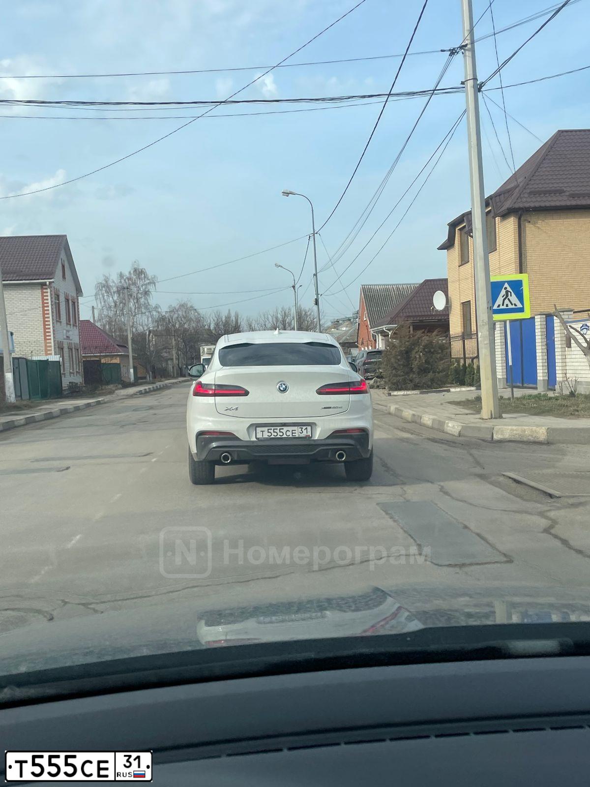 Фото автомобиля BMW X4, 2019 — госномер Т555СЕ31. Цвет: Белый