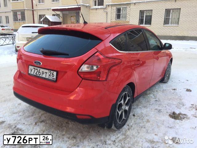 Фото автомобиля FORD FOCUS, 2011 — госномер У726РТ26. Цвет: Красный