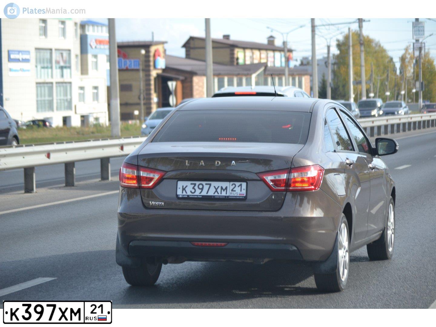 Фото автомобиля LADA VESTA, 2019 — госномер К009НТ21. Цвет: Коричневый