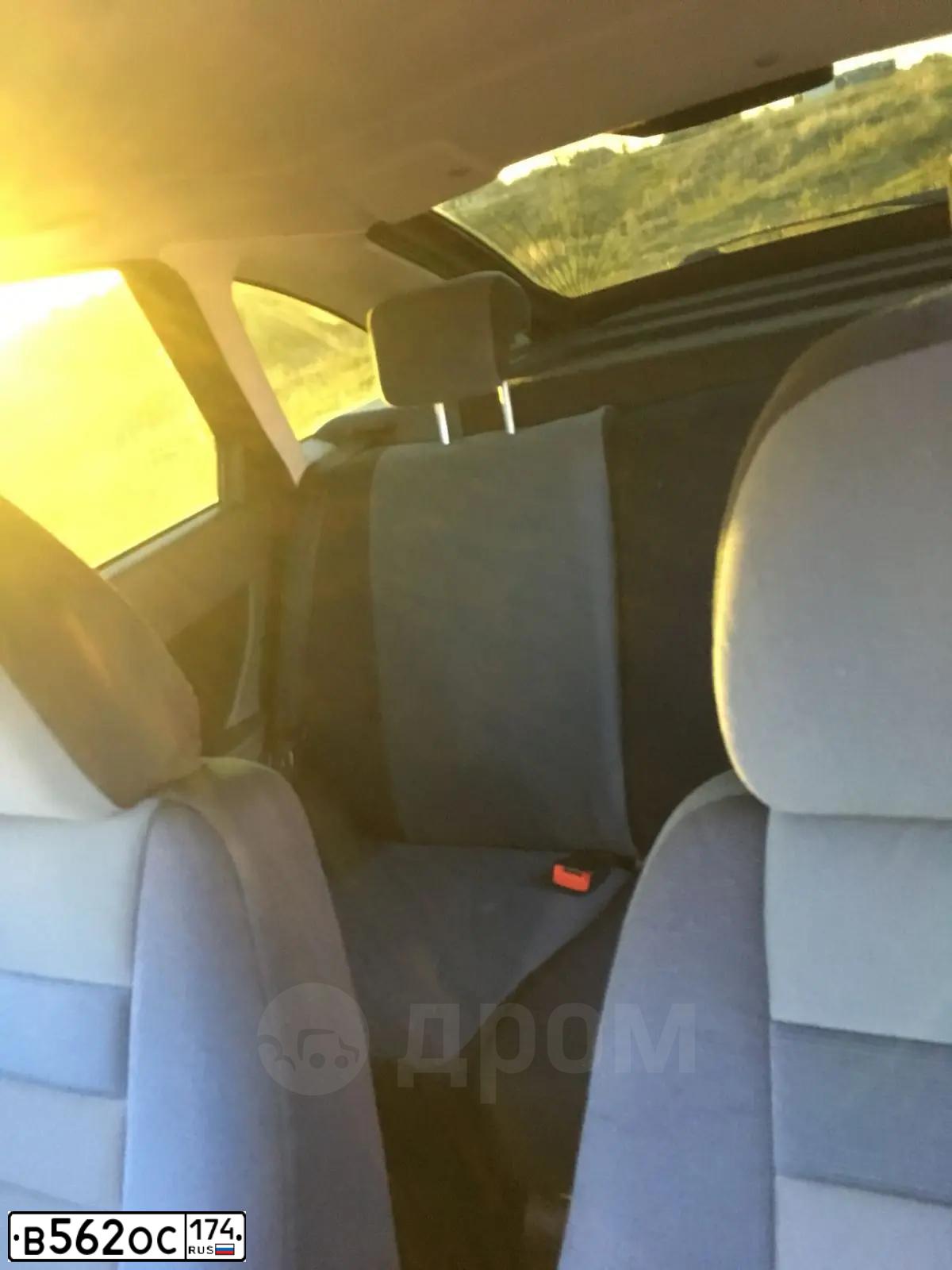 Фото автомобиля LADA 2172 PRIORA, 2012 — госномер В074КУ774. Цвет: СРЕДНИЙ СЕРО-ЗЕЛЕНЫЙ МЕТ