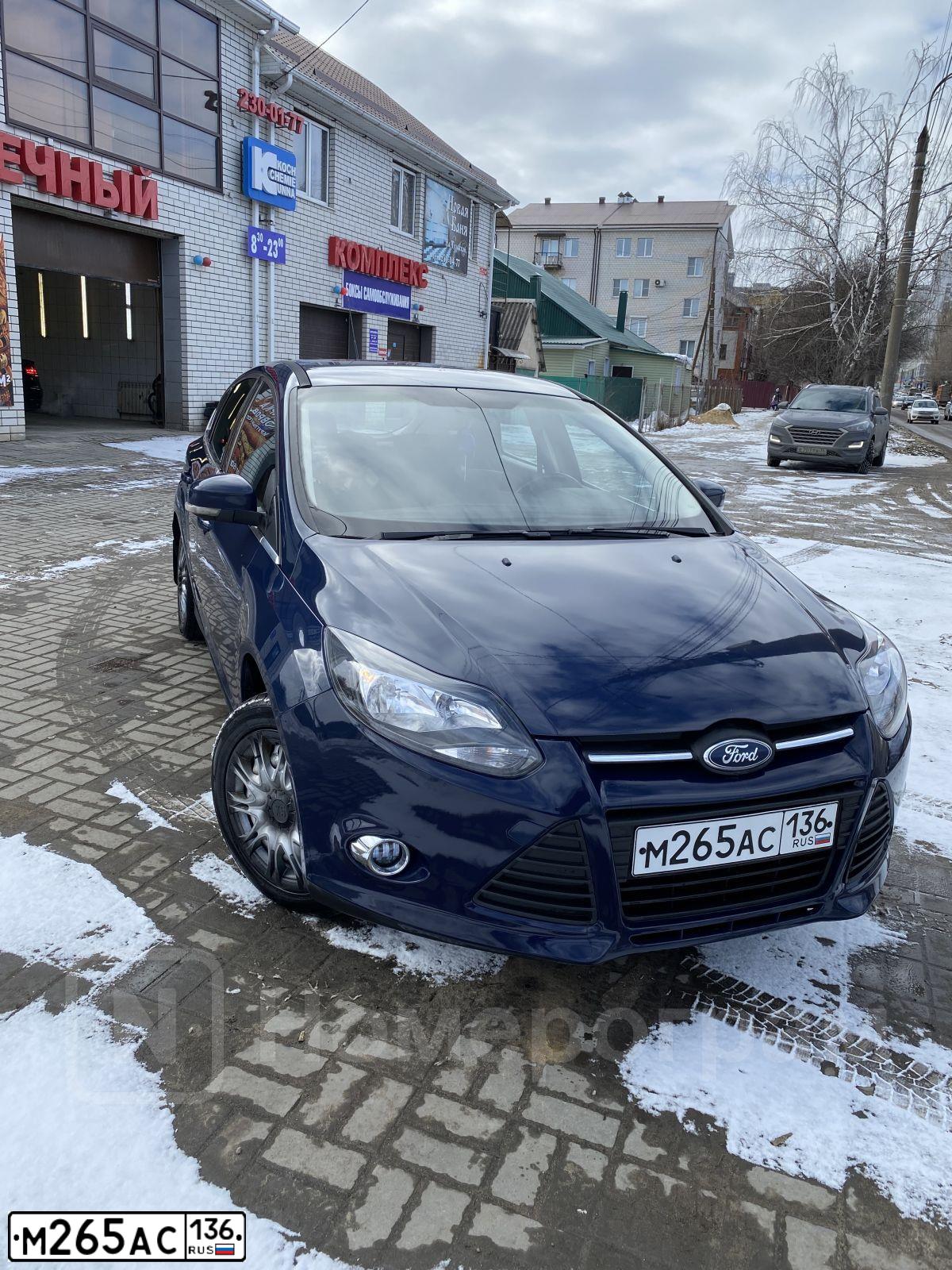 Фото автомобиля FORD D FOCUS, 2012 — госномер М265АС136. Цвет: Темно-синий
