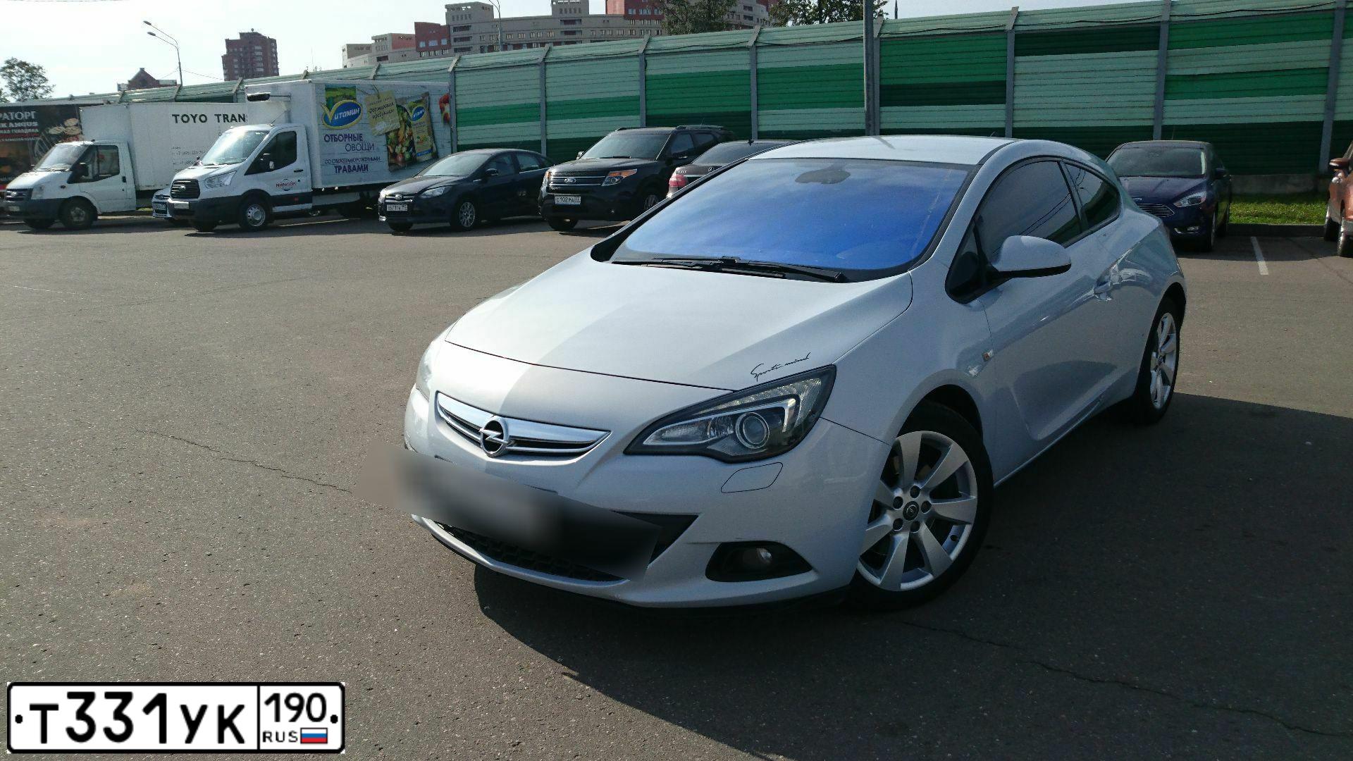 Фото автомобиля OPEL ASTRA, 2011 — госномер О631АУ136. Цвет: Белый