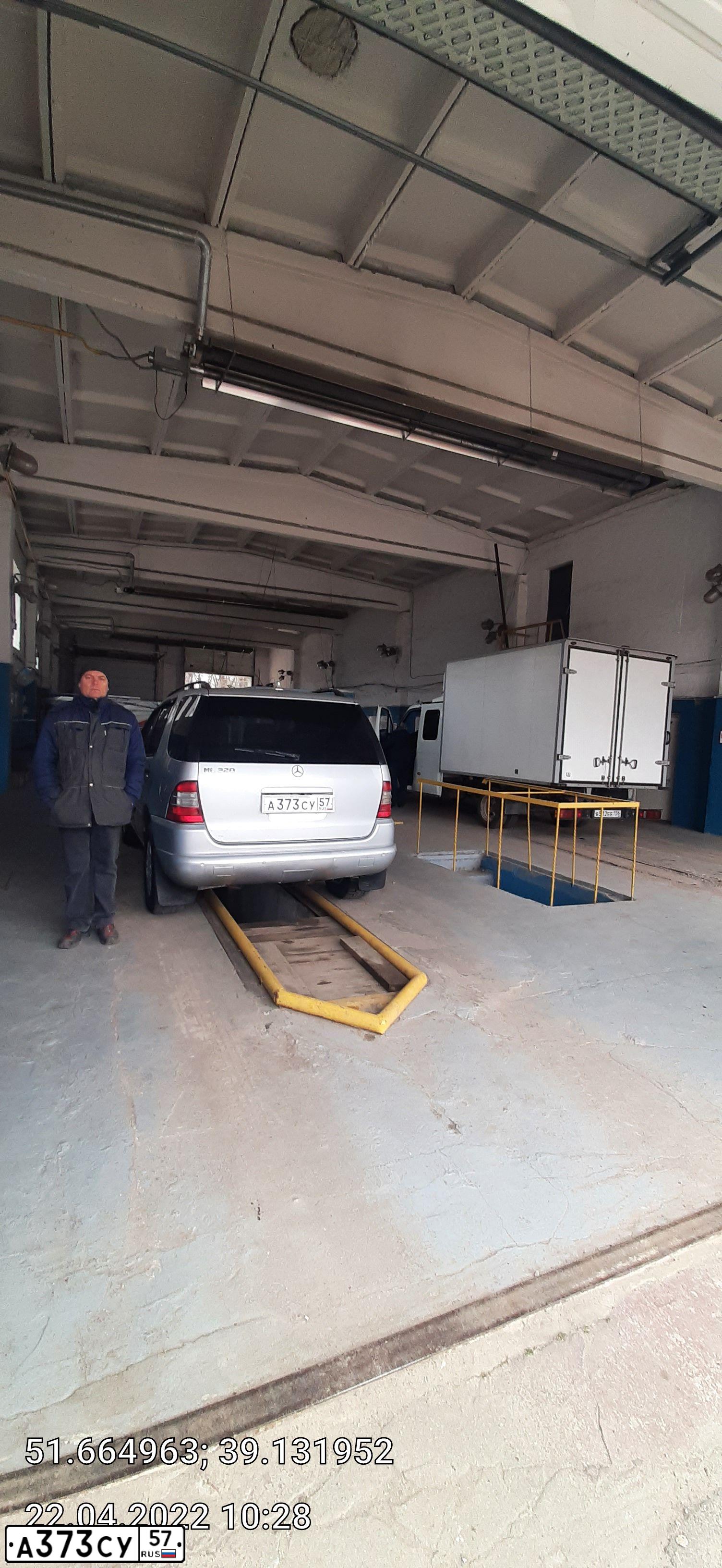 Фото автомобиля MERCEDES M-KLASSE, 2000 — госномер К005ХВ57. Цвет: СЕРЕБРИСТЫЙ