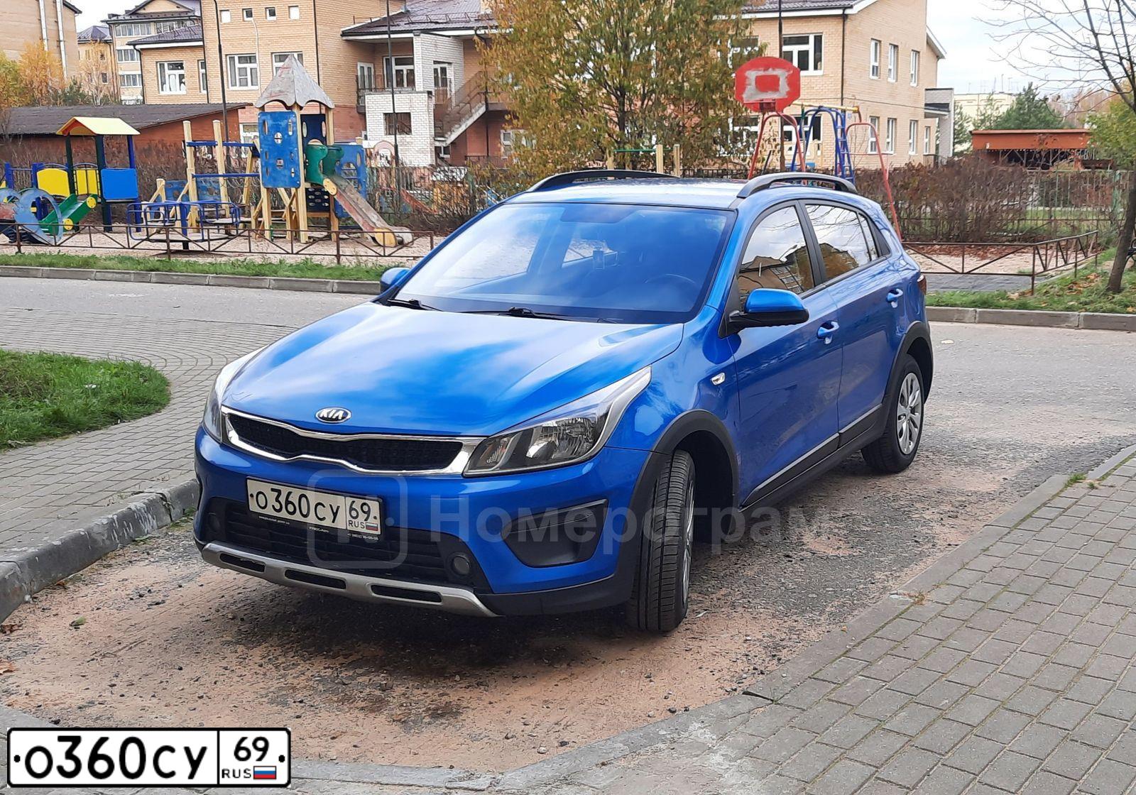 Фото автомобиля KIA RIO, 2020 — госномер Х234МО125. Цвет: синий