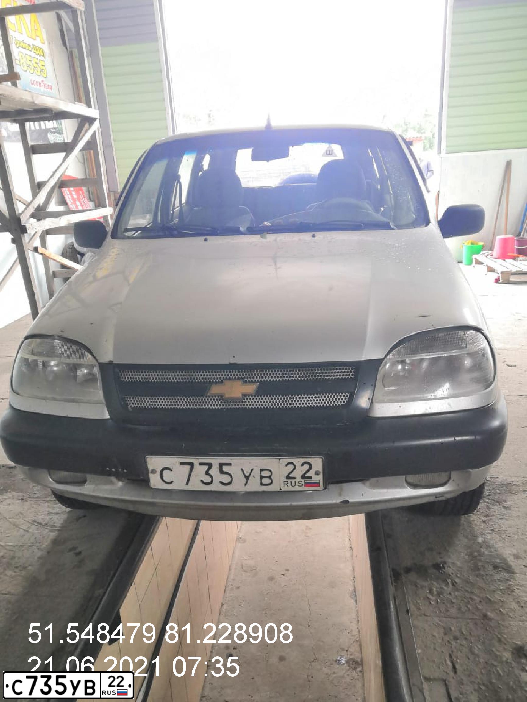 Фото автомобиля CHEVROLET NIVA, 2004 — госномер С735УВ22