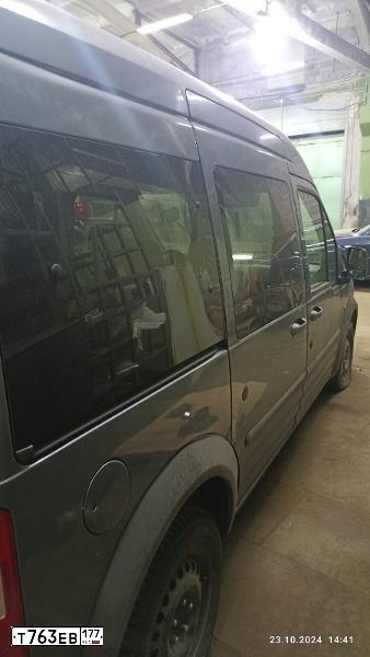 Фото автомобиля FORD TOURNEO CONNECT, 2003 — госномер Т763ЕВ177. Цвет: СЕРЫЙ