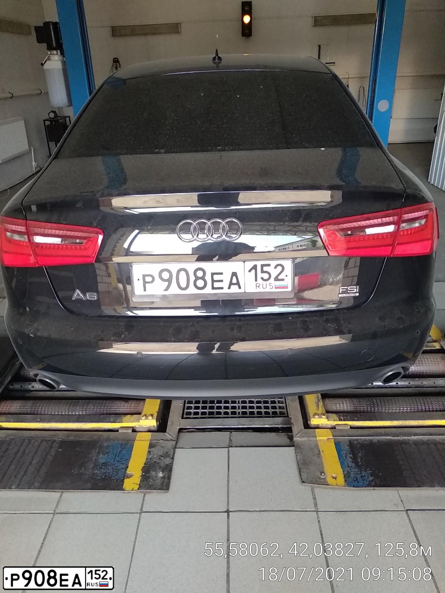 Фото автомобиля AUDI A6, 2013 — госномер М070ОТ18. Цвет: ЧЕРНЫЙ