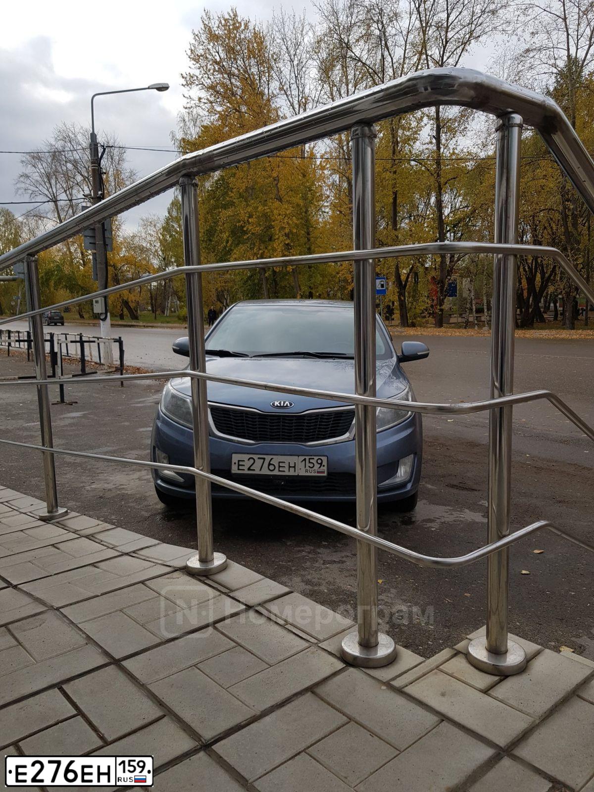 Фото автомобиля KIA RIO, 2013 — госномер Е276ЕН159