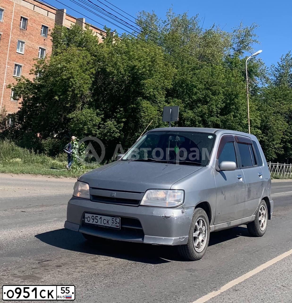 Фото автомобиля НИССАН КУБ, 2002 — госномер О951СК55