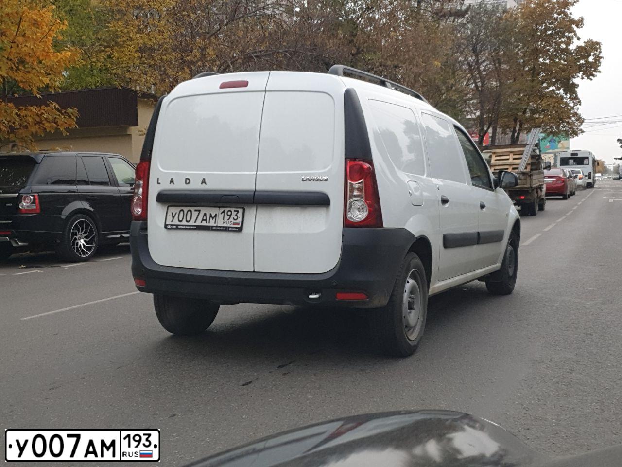 Фото автомобиля VOLKSWAGEN TIGUAN, 2021 — госномер У007АМ193. Цвет: Белый