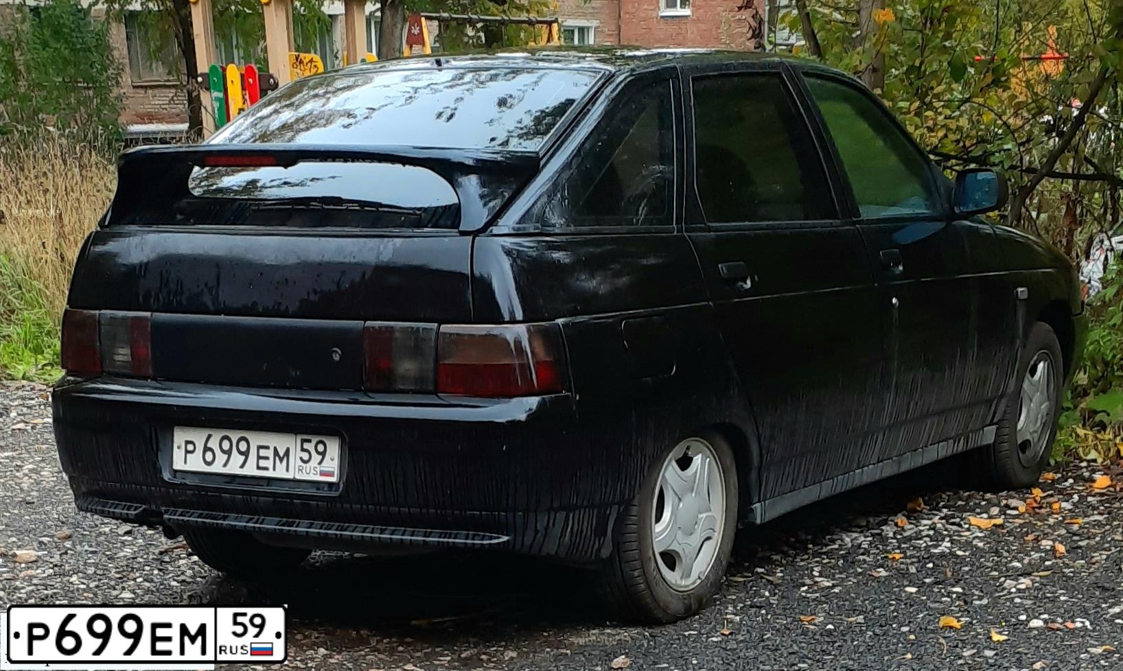 Фото автомобиля LADA 2112, 2008 — госномер Р699ЕМ59. Цвет: СИНЕ-ЧЕРНЫЙ