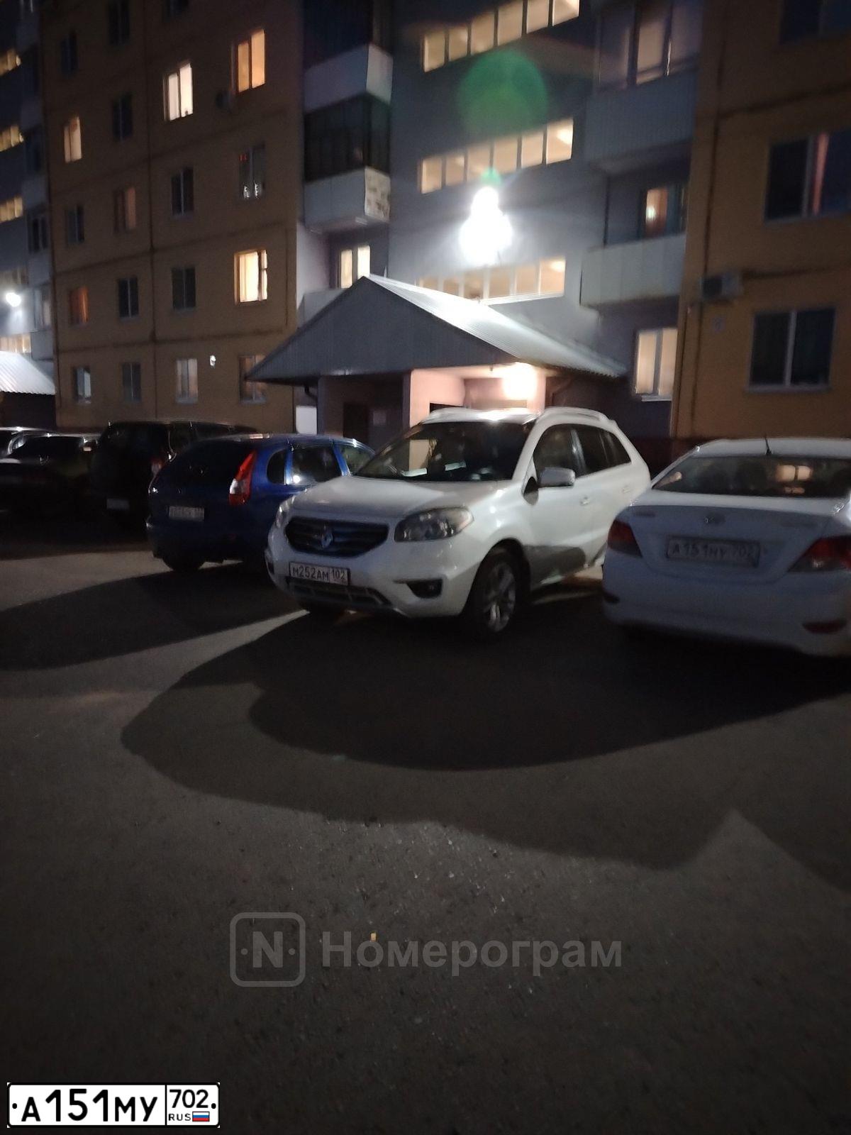 Фото автомобиля BMW SERIE 5, 2009 — госномер А151МУ702. Цвет: СЕРЫЙ