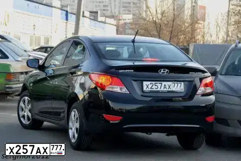 Фото автомобиля HYUNDAI SOLARIS, 2013 — госномер Р297УК799. Цвет: ЧЕРНЫЙ