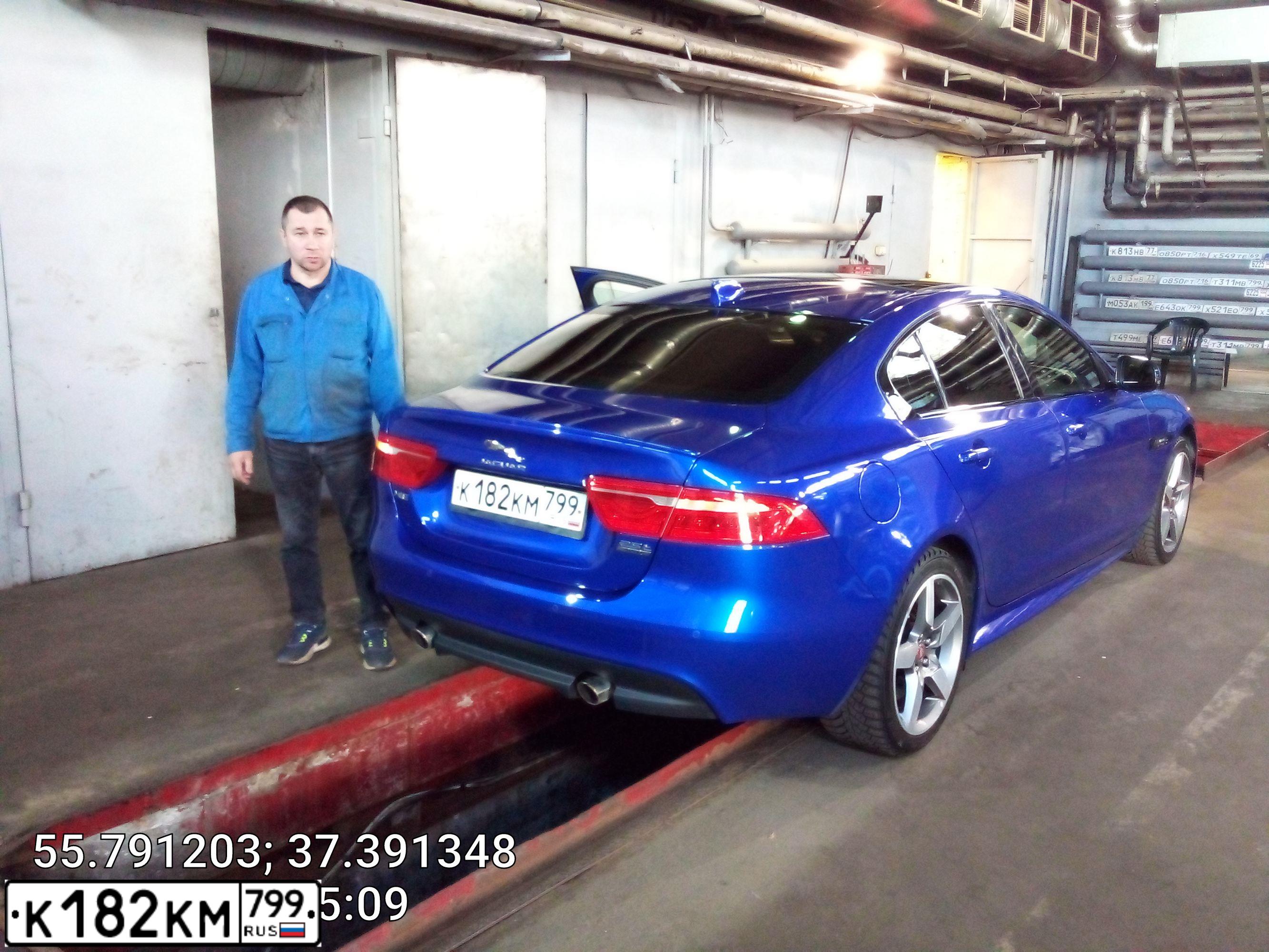 Фото автомобиля JAGUAR XE-SERIE, 2018 — госномер Р366ЕВ550. Цвет: синий