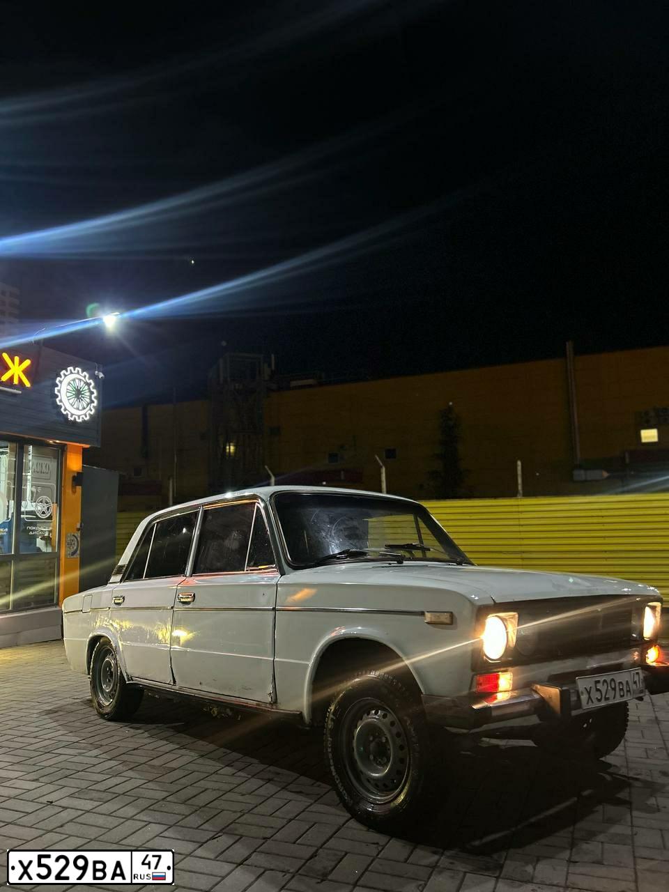 Фото автомобиля LADA 2106, 1996 — госномер Х529ВА47. Цвет: БЕЛЫЙ